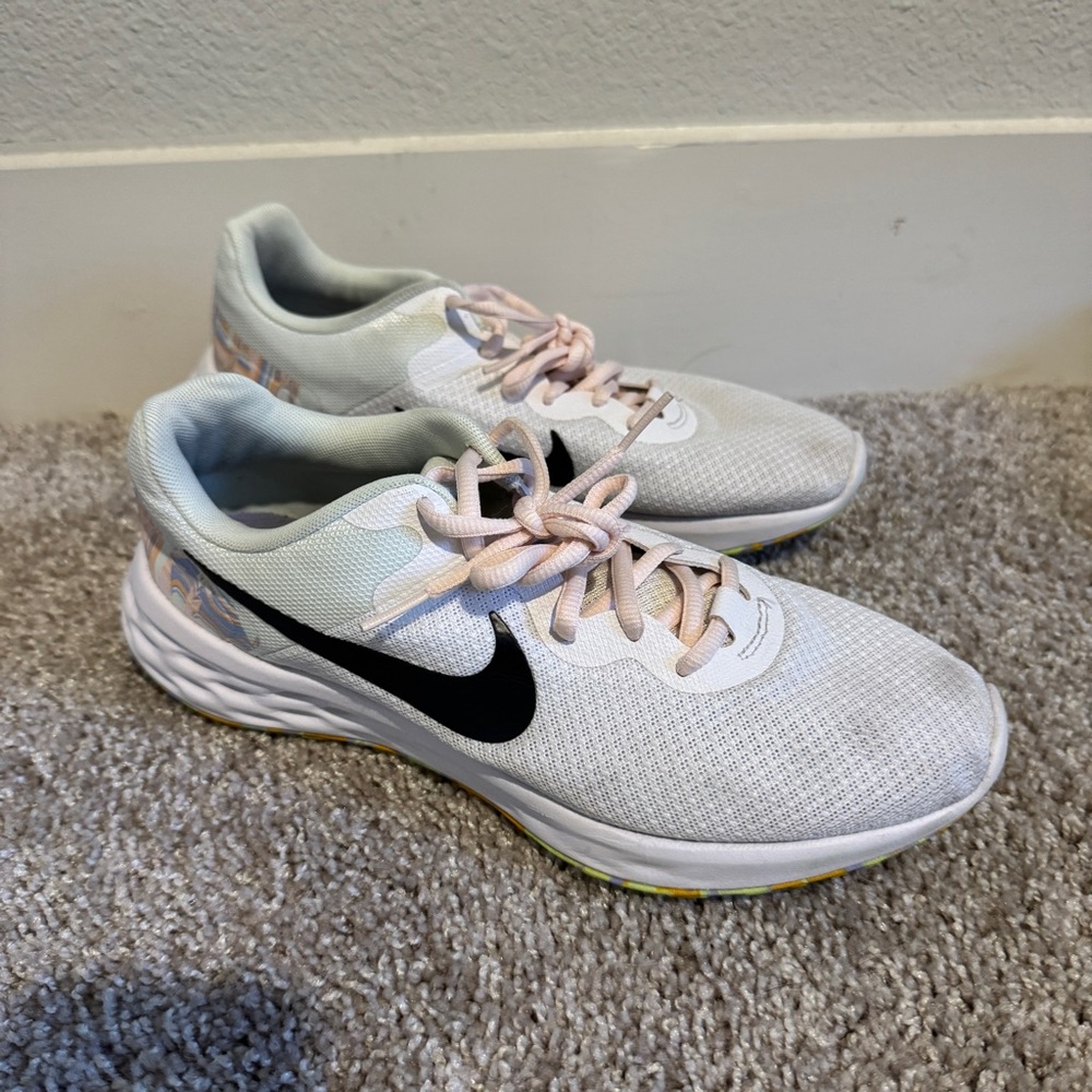 Nike Women's revolution 6 next